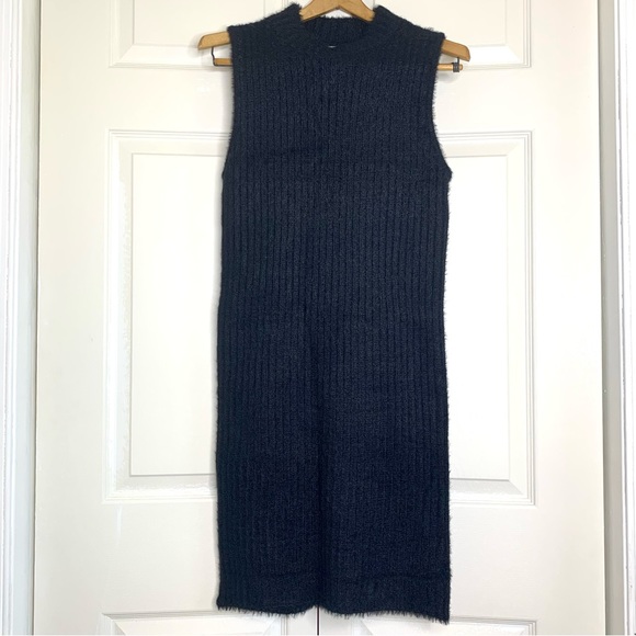 Black Sleeveless Sweater Dress, Sz L, Crew Neck, Fuzzy, Ribbed, Bodycon - Picture 2 of 8